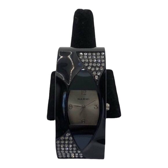 Vintage Narmi Black Fashion Circle Style Snap Closure Sleek Sophisticated Watch - Picture 1 of 7